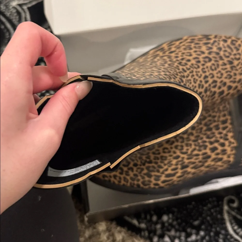 London Fog Leopard Print Winter Boots - Picture 6 of 7